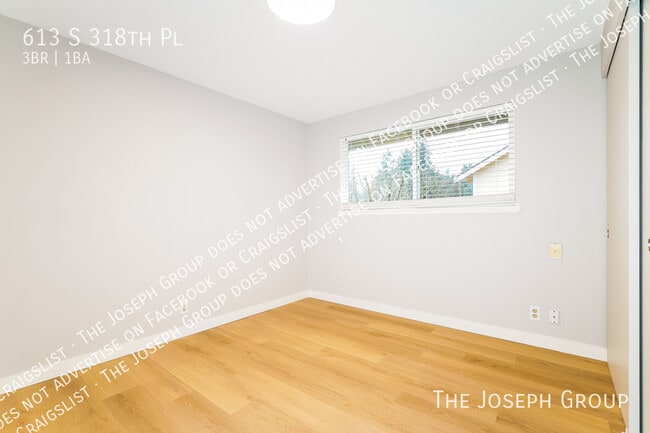 Building Photo - 613 S 318th Pl