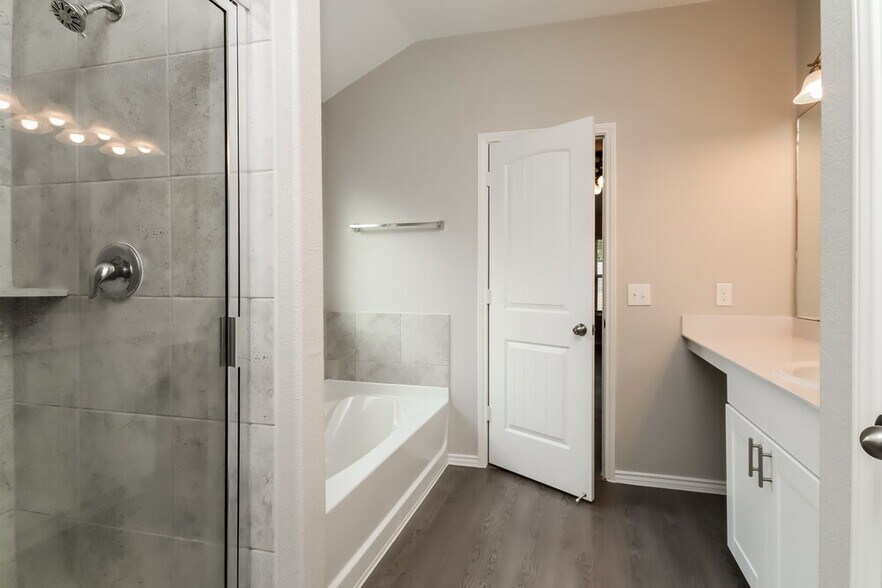 Building Photo - 209 Stalwart Hl Trl