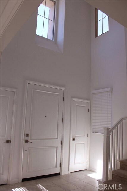 Building Photo - 177 Frontier