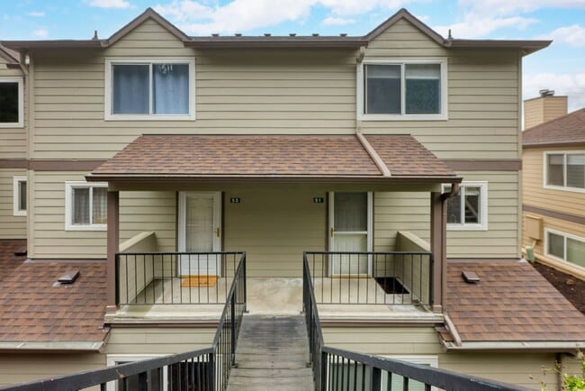 Building Photo - 6301 White Tail Dr