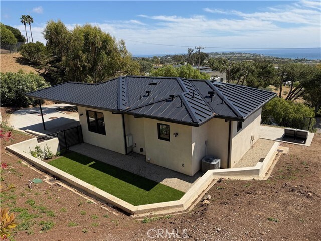 Building Photo - 33201 Cuthbert Rd