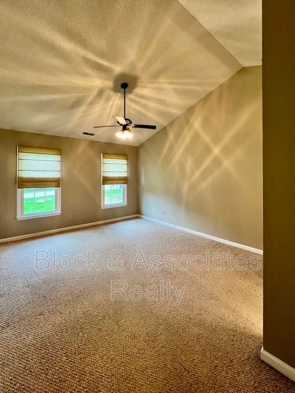 Building Photo - 1613 Round Hill Cir