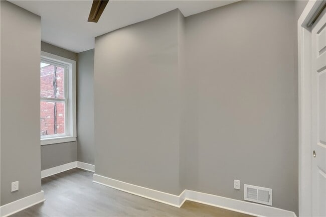 Building Photo - 5619 Hays St