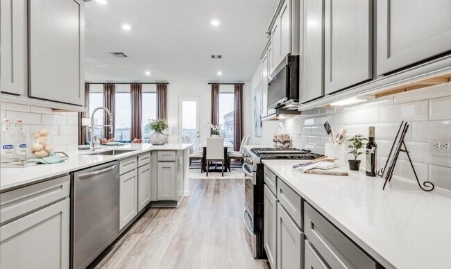 Building Photo - 9113 La Pau Ln