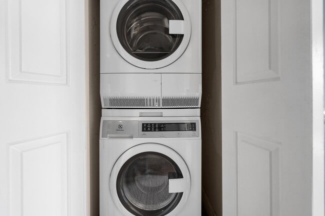 Building Photo - 1080 Wisconsin Ave NW