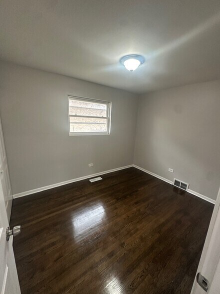 Bedroom 1 - 11350 S Aberdeen St