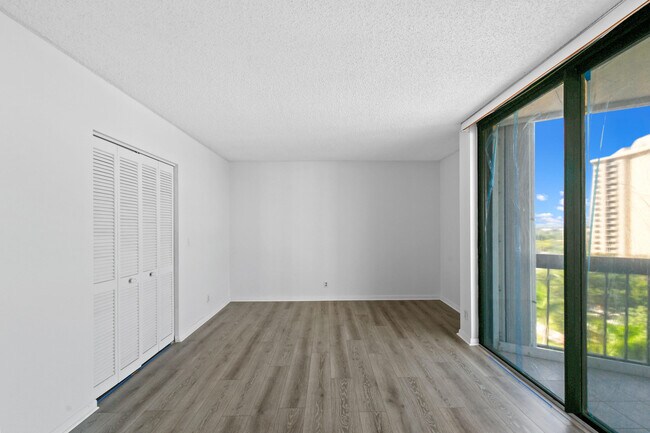 Building Photo - 2425 Presidential Way