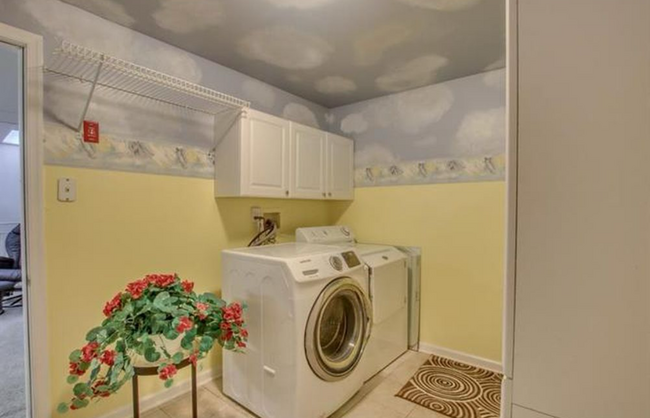 Laundry - 374 Cedar Waxwing Dr