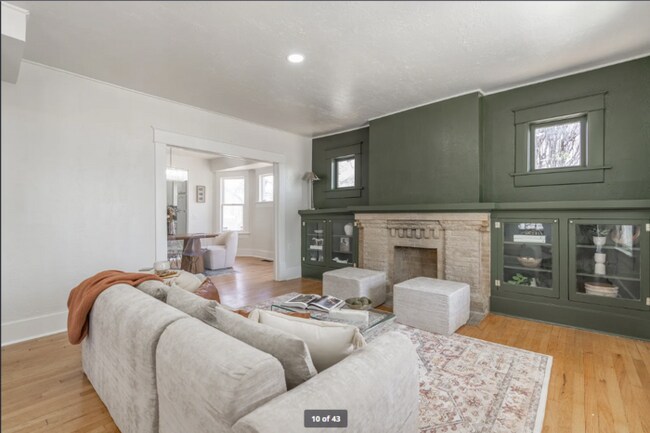 Building Photo - 4 Bed 3 Bath in Uptown OKC