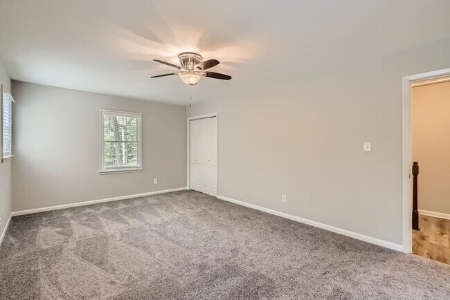 Building Photo - 1704 Chase Ridge Dr