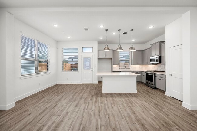 Building Photo - 7818 Starfish Arbor Dr