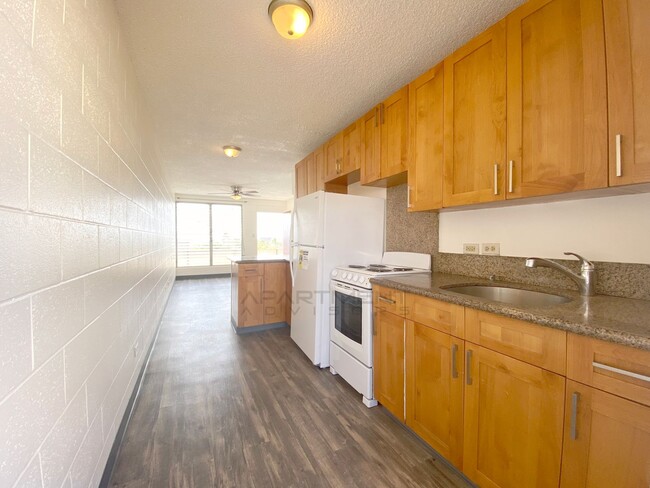 Building Photo - $500 1st Month Rent Special! | Beautiful a...