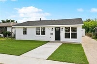 Building Photo - 1221 Gaudet Dr