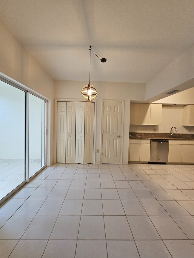 Building Photo - 6025 Chardonnay Ln