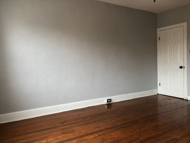 Building Photo - Charming 2 Bedroom/1 Bathroom Townhome in Abell, Baltimore, MD!