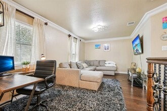 Building Photo - 18205 Great Falls Dr