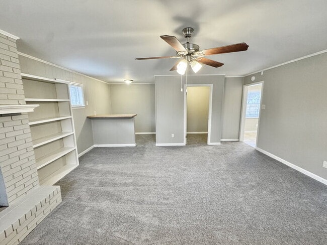 Building Photo - 4555 Willow Rd