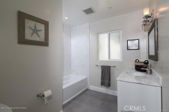 Building Photo - 338 N Story Pl