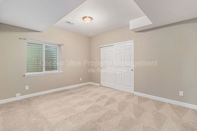 Building Photo - 3266 Yale Dr