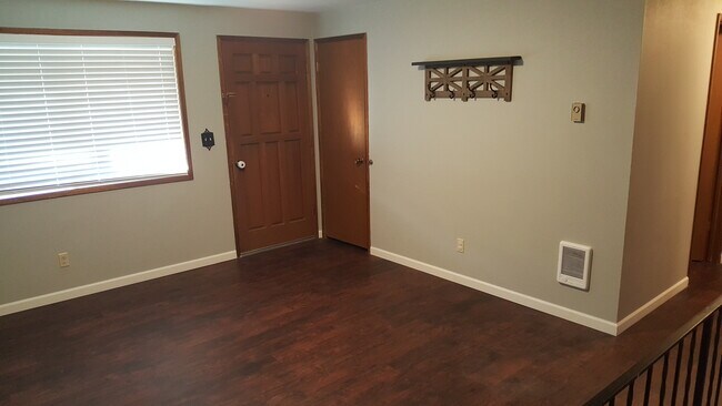 Building Photo - 13622 E 12th Ave