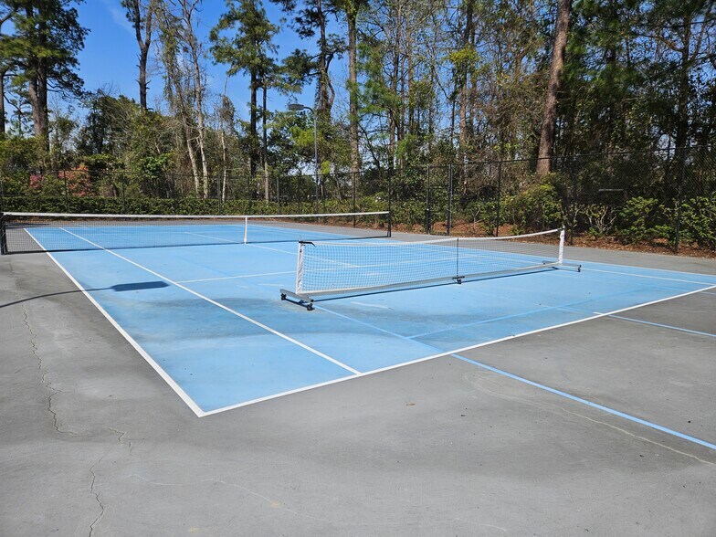 Building Photo - 1202 Walden Park Dr