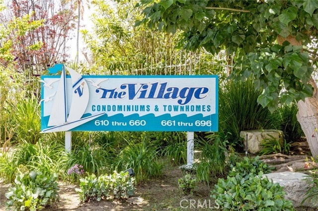 Building Photo - 610 The Village