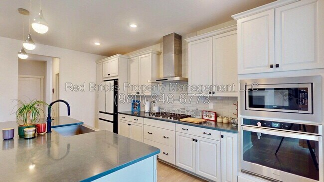 Building Photo - 6129 Alsace Ln