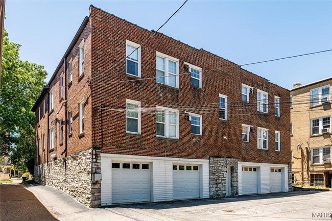 Building Photo - 7331 Forsyth Blvd