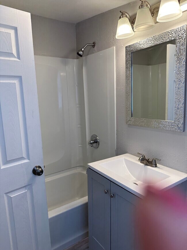 Building Photo - 1500 Spain St