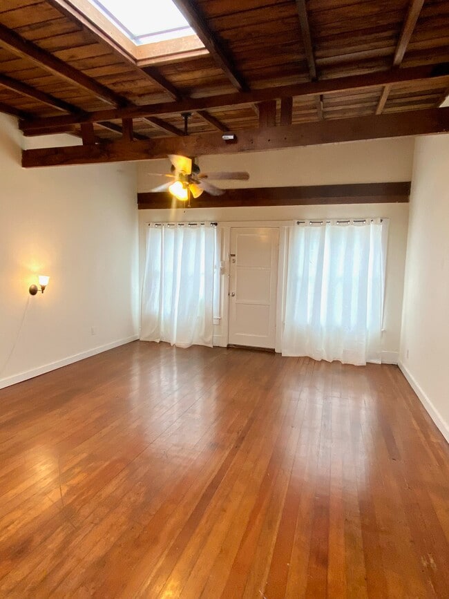 Building Photo - 2707 Strongs Dr