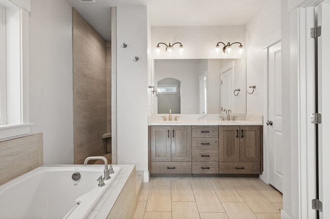 Building Photo - 4269 W Ravenna St