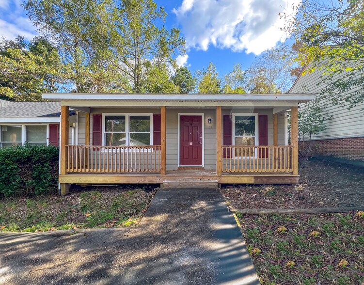 Primary Photo - 33 Fox Hill Dr