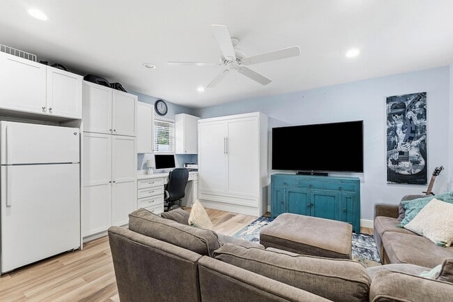 Building Photo - 20 NW 11th St