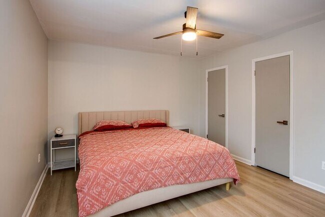 Building Photo - FIRST FULL MONTHS RENT FREE WITH A 13 MONT...