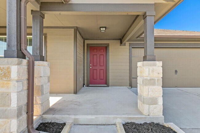 Building Photo - 725 Liard River Rd