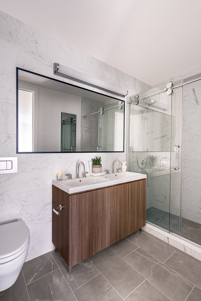 Interior Photo - 220 East 72nd Street