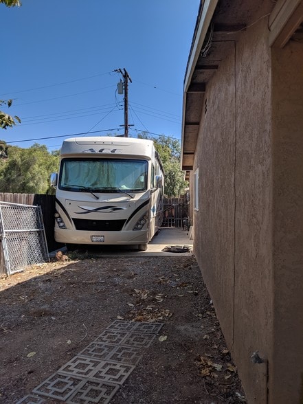 RV Parking - 9062 Robinridge Way