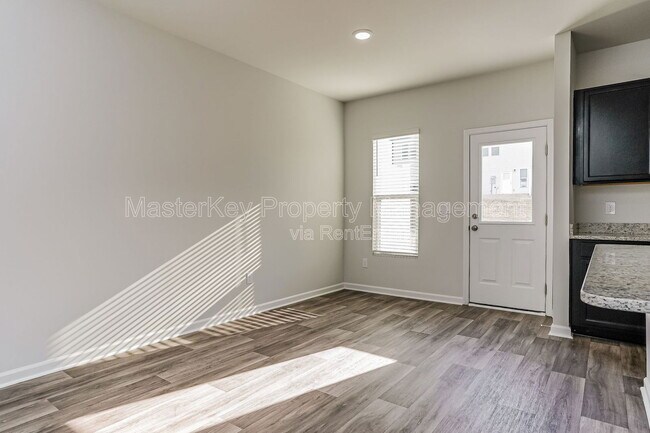 Building Photo - 1102 Carpenter Falls Ave