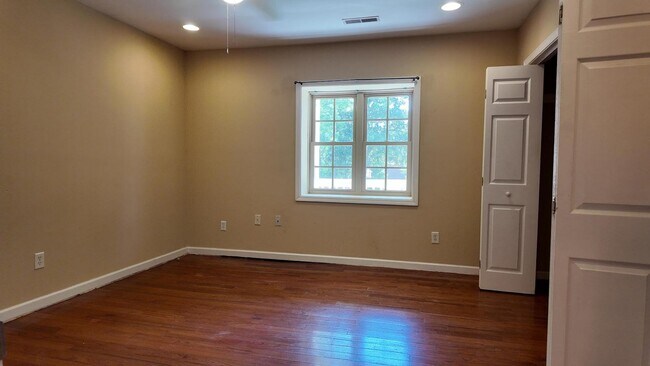 Building Photo - 463 Old Moncks Corner Rd