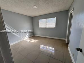 Building Photo - 6840 Pembroke Rd