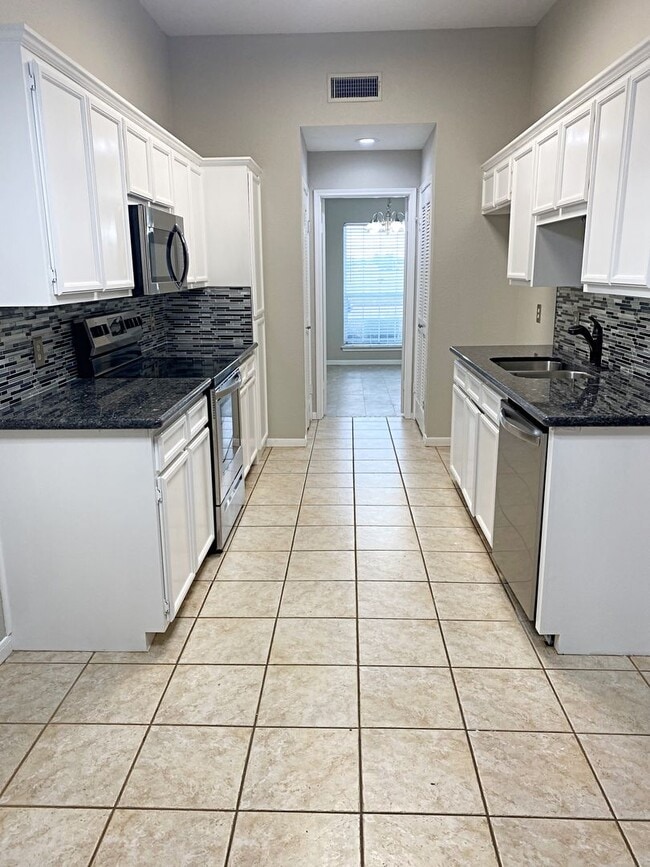 Building Photo - 9170 Manion Dr