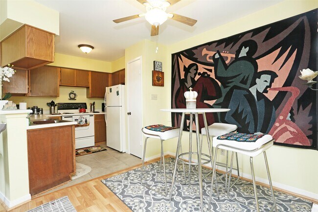 Building Photo - 2626 Holly Hall St