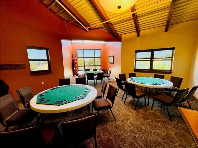 Building Photo - (55+) Newly Renovated 2br Condo in the Heather Gardens Community