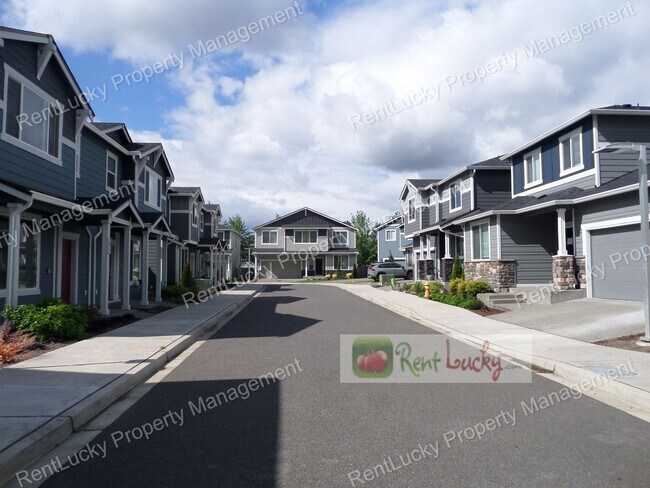 Building Photo - Fantastic 3-Bedroom + Den + Bonus Room Home with A/C in Milton!