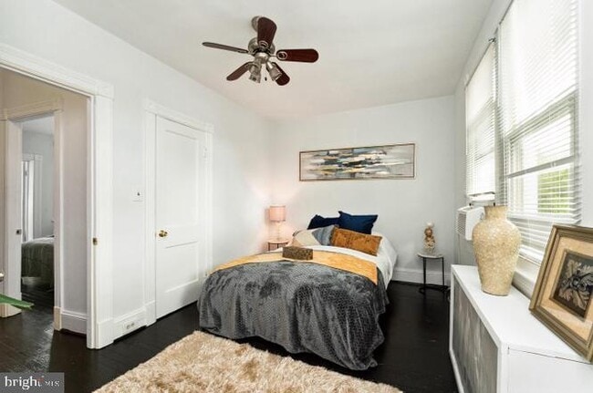 Building Photo - 337 Kentucky Ave SE