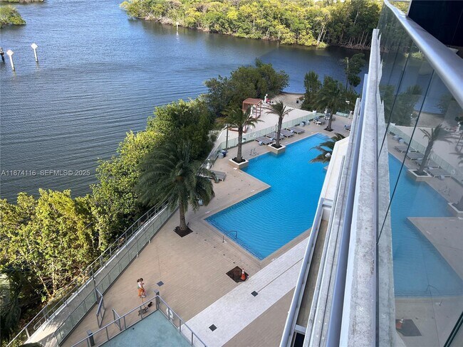 Building Photo - 16385 Biscayne Blvd