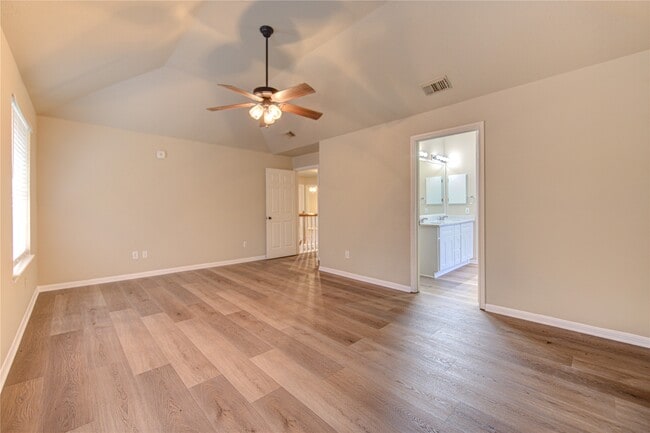 Building Photo - 138 W New Meadows Dr