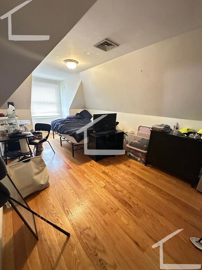 Building Photo - 13 Orkney Rd