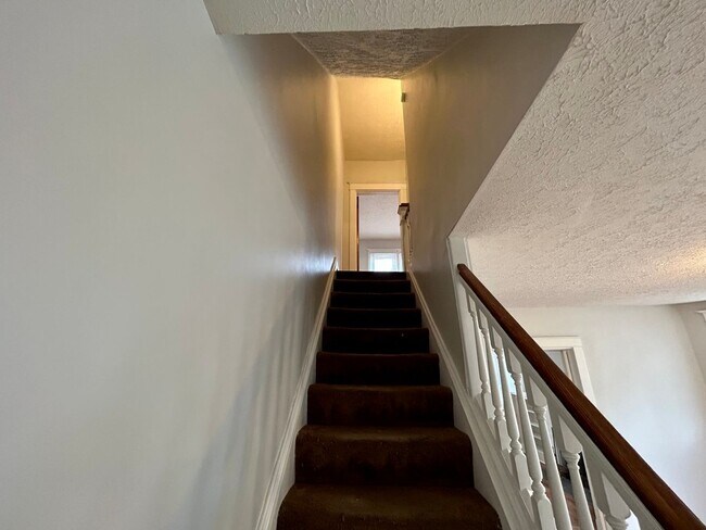 Building Photo - Norwood - Lovely, clean quiet 2+ bed 1.5 ba townhome