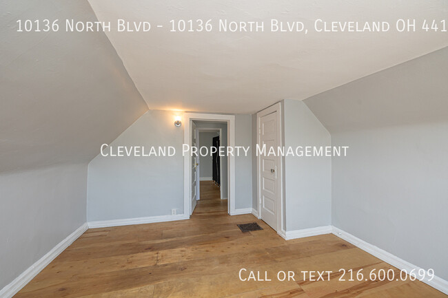 Building Photo - Newly Renovated Cleveland Duplex